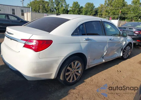 2013 Chrysler 200 Limited z USA, uszkodzony, nr VIN 1C3CCBCG0DN744154